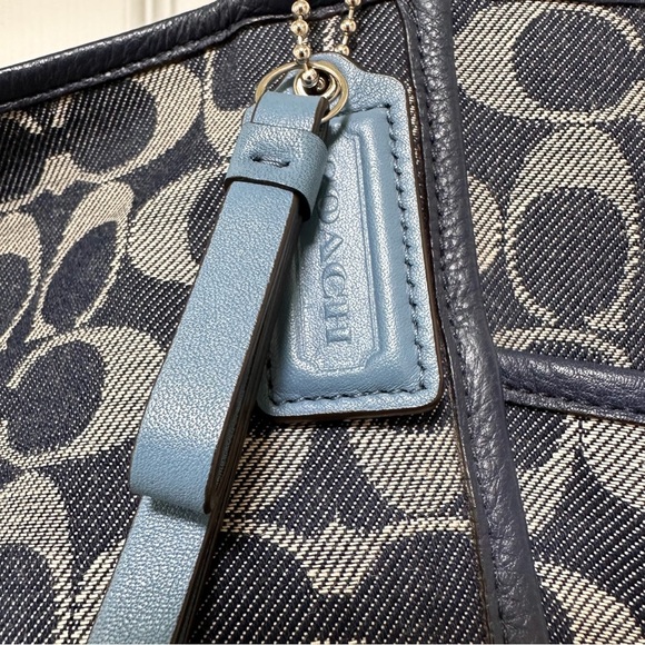 Coach Park Carrie Large Tote in Signature Denim Canvas with Blue Leather Trim - Picture 7 of 12